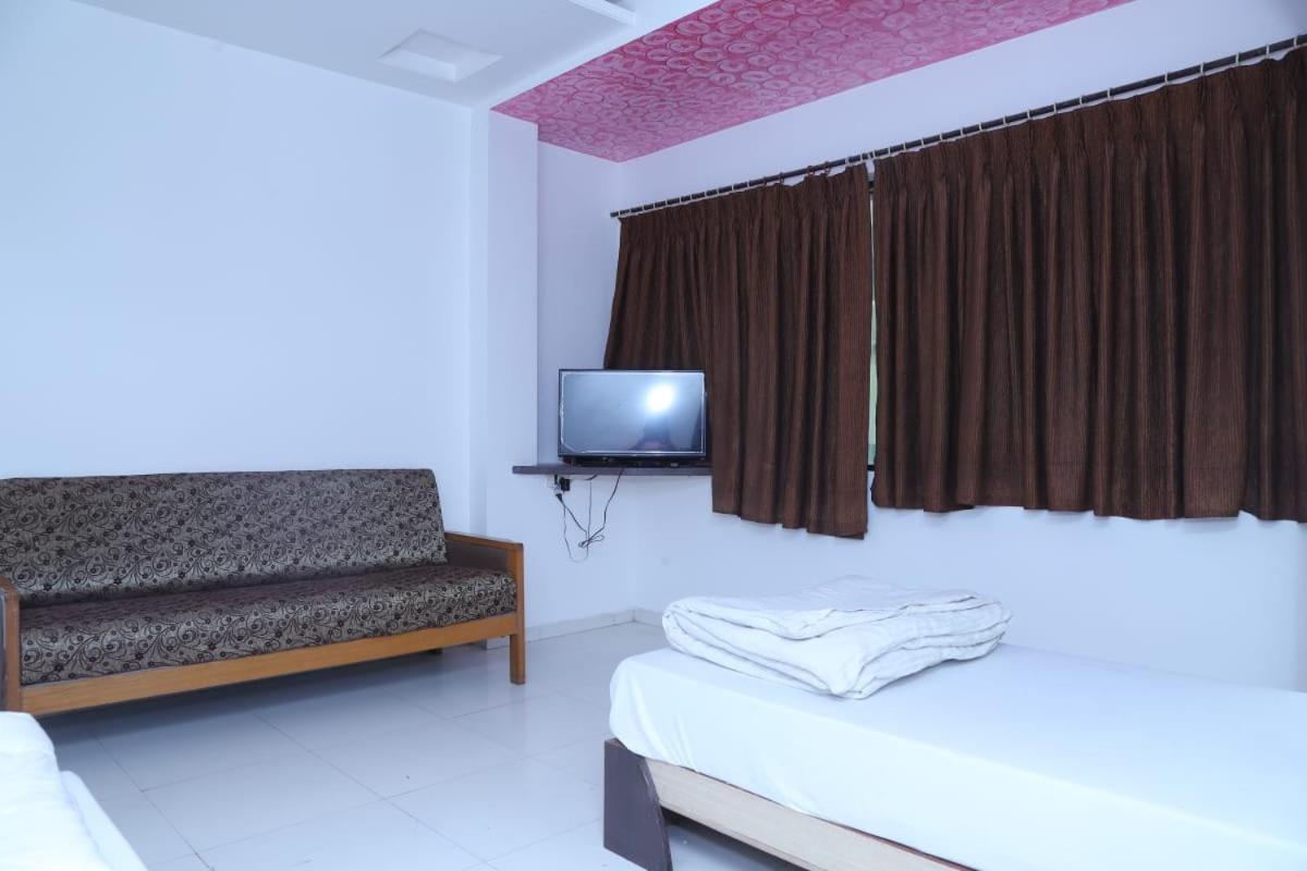 Hotel Kewal Inn Jalgaon Exterior photo