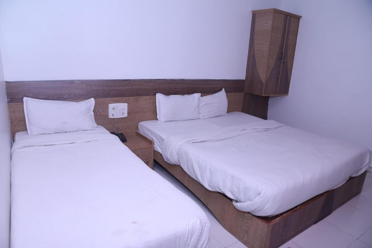Hotel Kewal Inn Jalgaon Exterior photo
