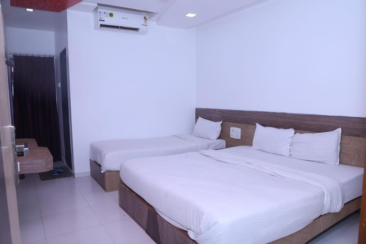 Hotel Kewal Inn Jalgaon Exterior photo