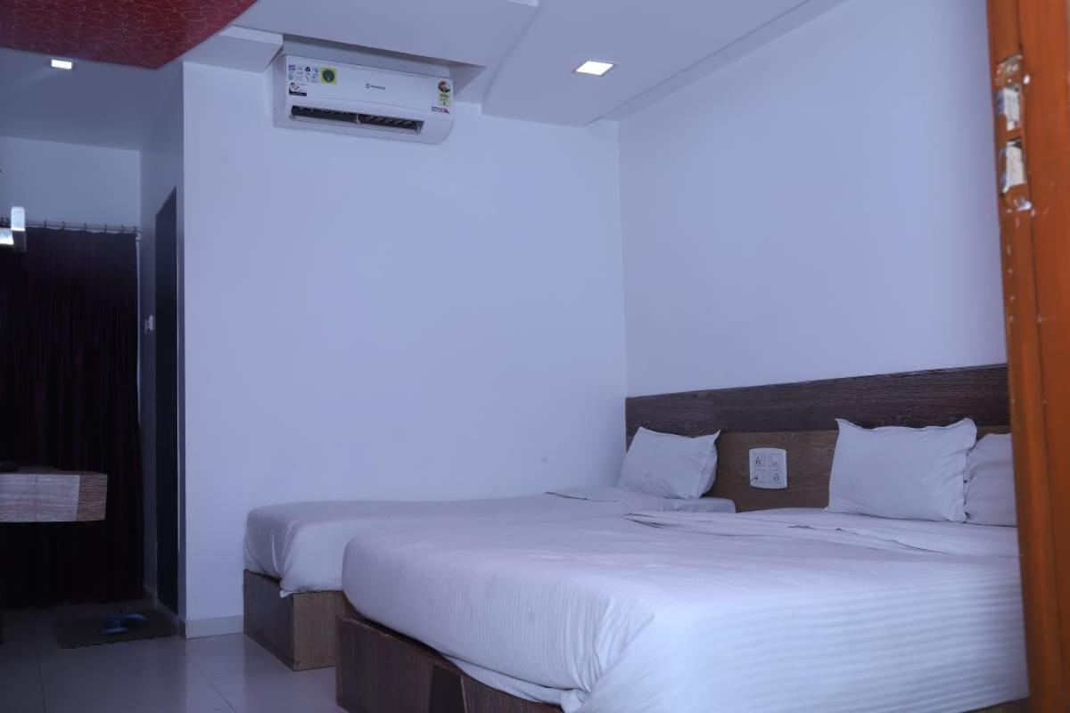 Hotel Kewal Inn Jalgaon Exterior photo